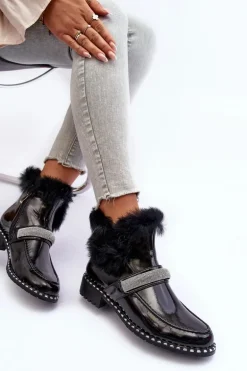 Niskie Botki Lakierowane Z Futerkiem I Ozdobą S.Barski MR870-74 Czarne