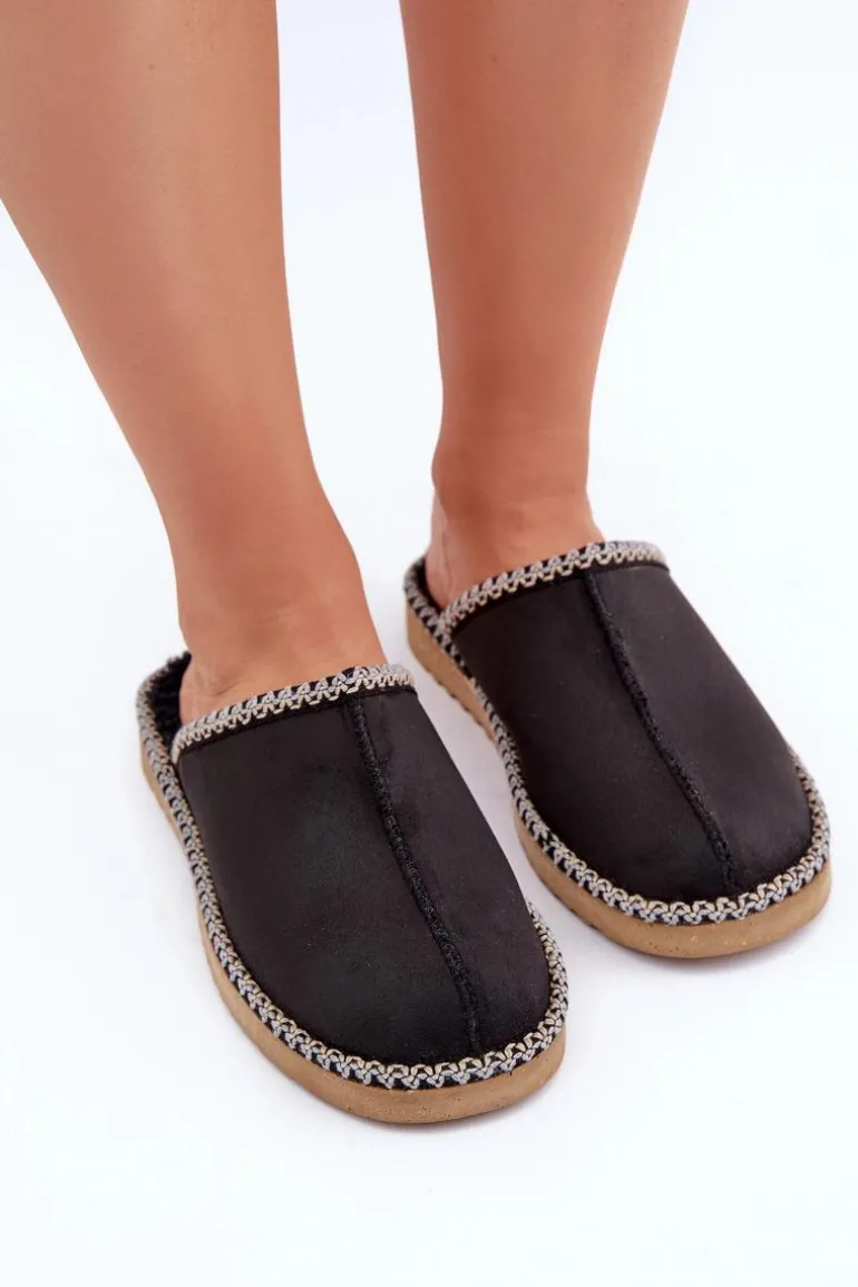 Obuwie Domowe Kapcie Z Haftem Damskie Inblu EY000028 Czarne