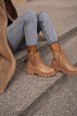 Ocieplane Botki Damskie Eko Skórzane Ze Złotą Ozdobą Beżowe Erivianes