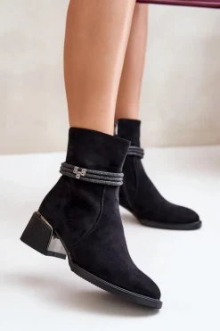 Ocieplane Botki Damskie Na Niskim Obcasie Z Ozdobnymi Paskami D&A MR880-027 Czarne