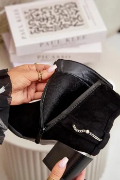 Ocieplane Botki Damskie Na Słupku Z Łańcuszkiem Eko Zamszowe Czarne Hanalen