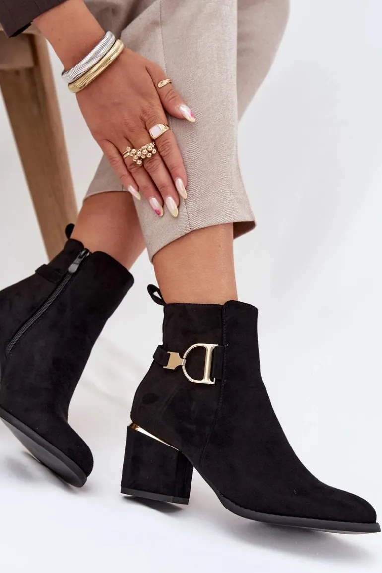 Ocieplane Botki Damskie Na Słupku Ze Złotymi Elementami Czarne Ambrine
