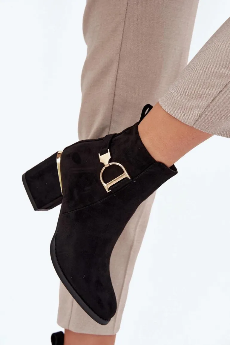 Ocieplane Botki Damskie Na Słupku Ze Złotymi Elementami Czarne Ambrine