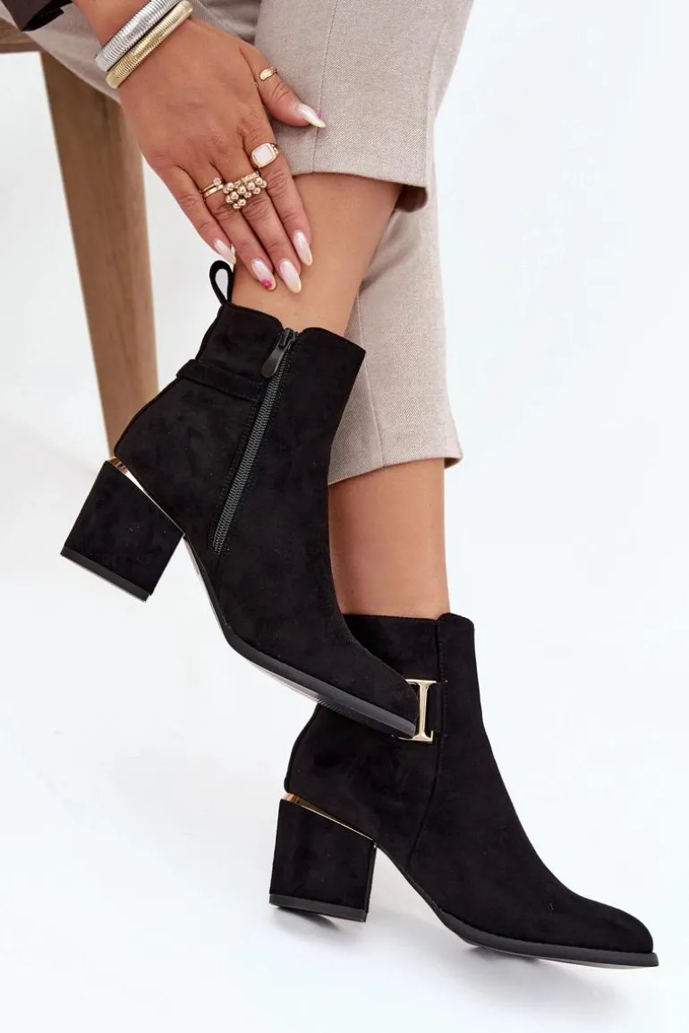 Ocieplane Botki Damskie Na Słupku Ze Złotymi Elementami Czarne Ambrine