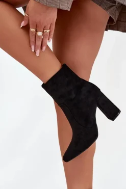 Ocieplane Botki Damskie Na Słupku Z Eko Zamszu Czarne Pralina