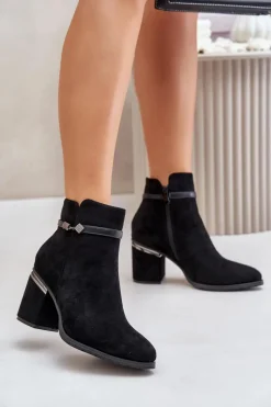 Ocieplane Botki Damskie Na Słupku Z Ozdobnym Paskiem Vinceza 16446 Czarne