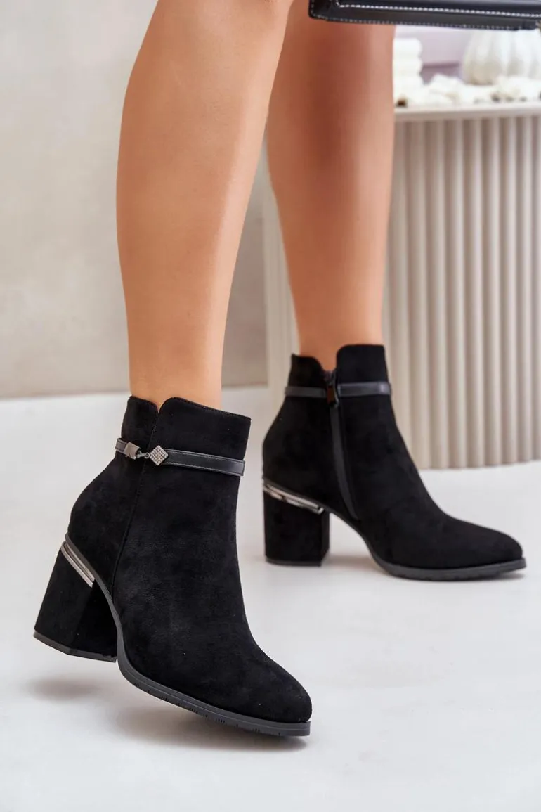 Ocieplane Botki Damskie Na Słupku Z Ozdobnym Paskiem Vinceza 16446 Czarne