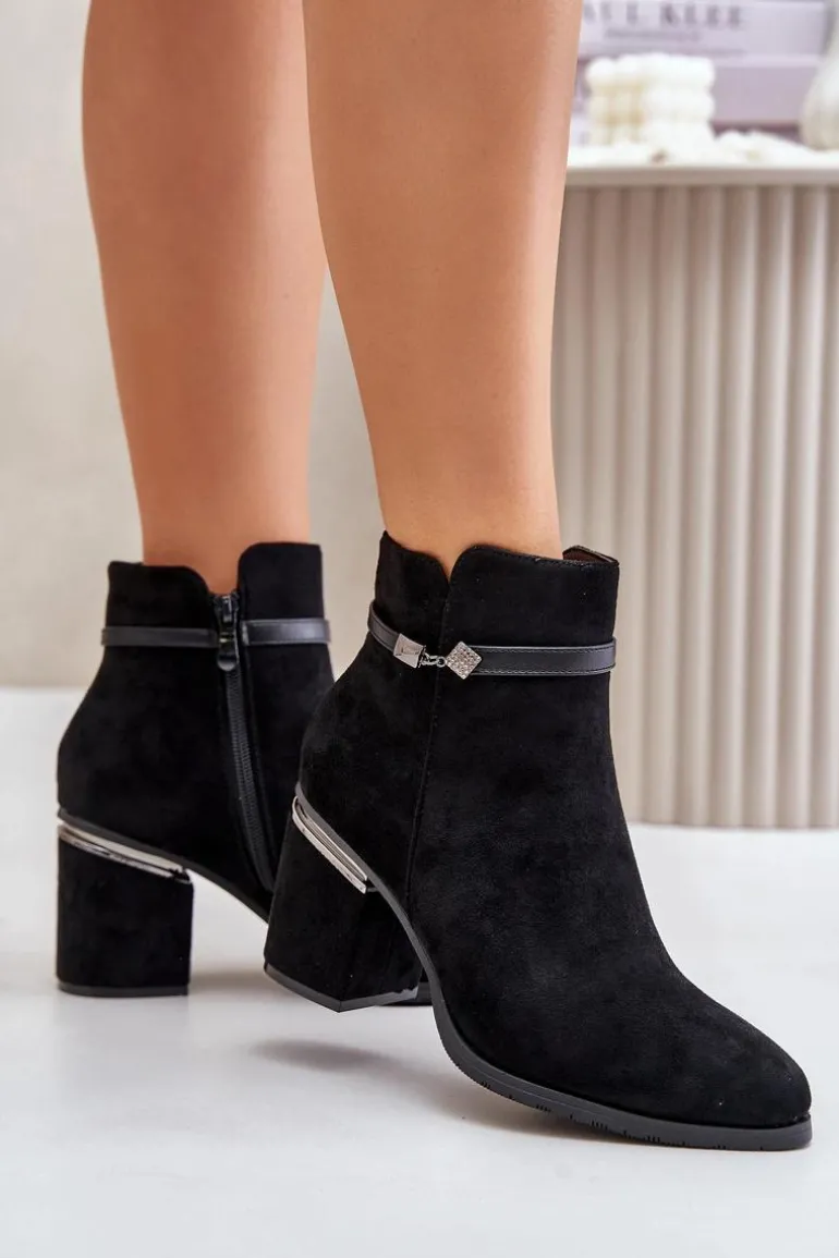 Ocieplane Botki Damskie Na Słupku Z Ozdobnym Paskiem Vinceza 16446 Czarne