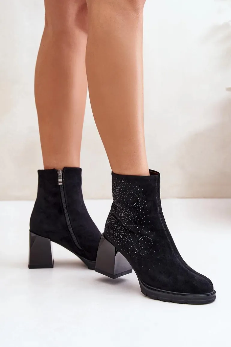 Ocieplane Botki Damskie Na Słupku Ze Zdobieniem D&A MR880-130 Czarne