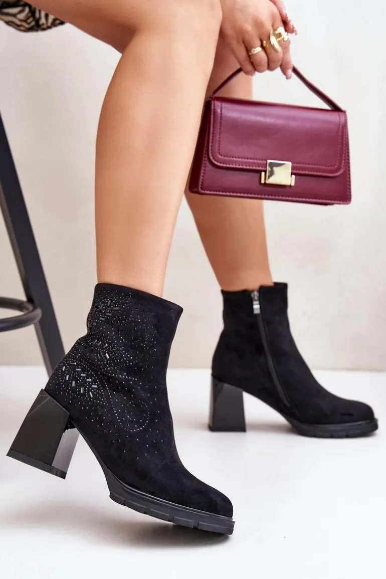 Ocieplane Botki Damskie Na Słupku Ze Zdobieniem D&A MR880-130 Czarne