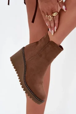 Ocieplane Botki Na Koturnie Z Eko Zamszu Brązowe Mavona