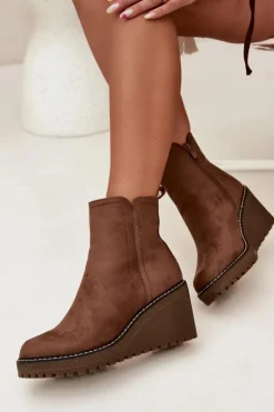 Ocieplane Botki Na Koturnie Z Eko Zamszu Brązowe Mavona