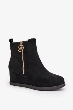 Ocieplane Botki Na Koturnie Z Ozdobnym Zamkiem Eko Zamszowe Czarne Leretha