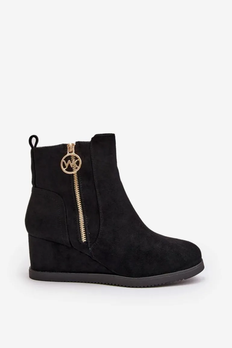 Ocieplane Botki Na Koturnie Z Ozdobnym Zamkiem Eko Zamszowe Czarne Leretha