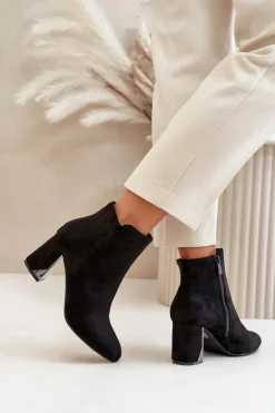 Ocieplane Botki Na Obcasie Słupku Z Lustrzanym Elementem Czarne Silvare