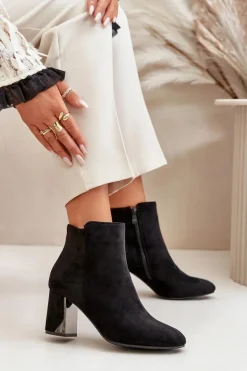 Ocieplane Botki Na Obcasie Słupku Z Lustrzanym Elementem Czarne Silvare