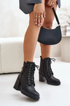 Ocieplane Botki Na Słupku Ze Złotym Detalem Czarne Ivarisse