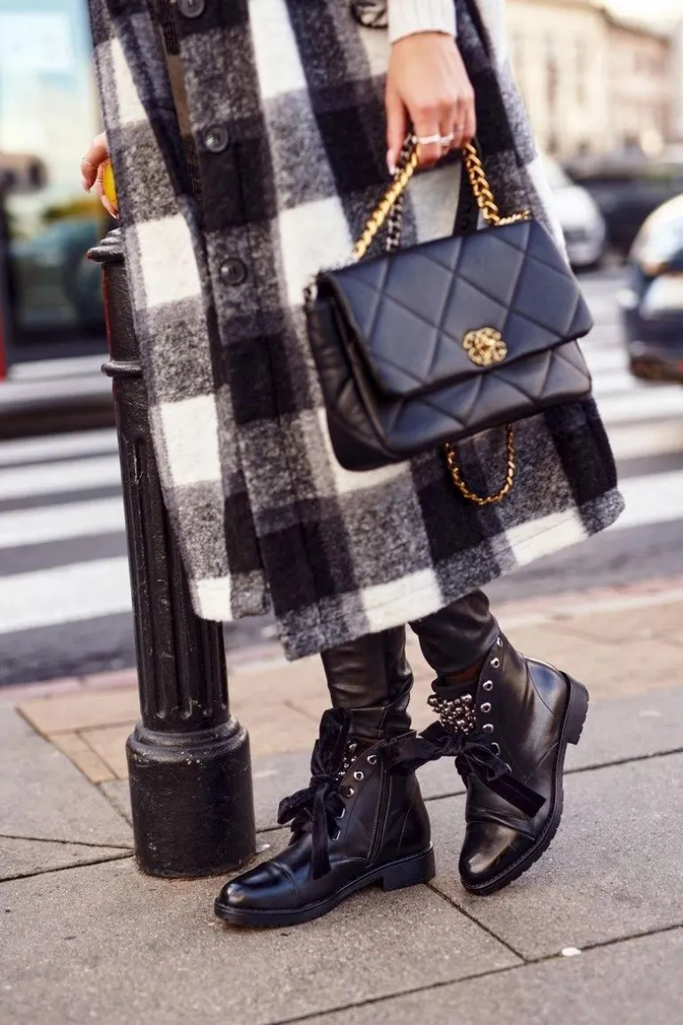 Ocieplane Botki Z Metalowymi Perełkami I Wstążką Czarne Perla