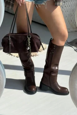 Ocieplane Kozaki Damskie Na Klocku Z Klamrą Czekoladowe Raphaela