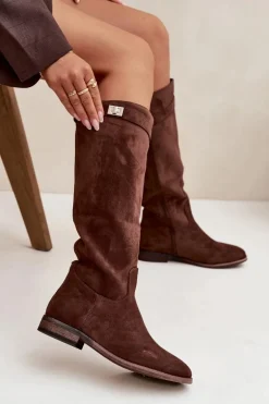 Ocieplane Kozaki Damskie Na Płaskim Obcasie Z Paskiem I Srebrnym Detalem Brązowe Geraline