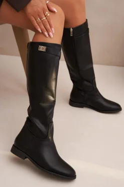 Ocieplane Kozaki Damskie Na Płaskim Obcasie Z Paskiem I Srebrnym Detalem Czarne Geraline