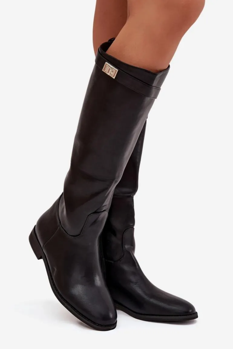 Ocieplane Kozaki Damskie Na Płaskim Obcasie Z Paskiem I Srebrnym Detalem Czarne Geraline