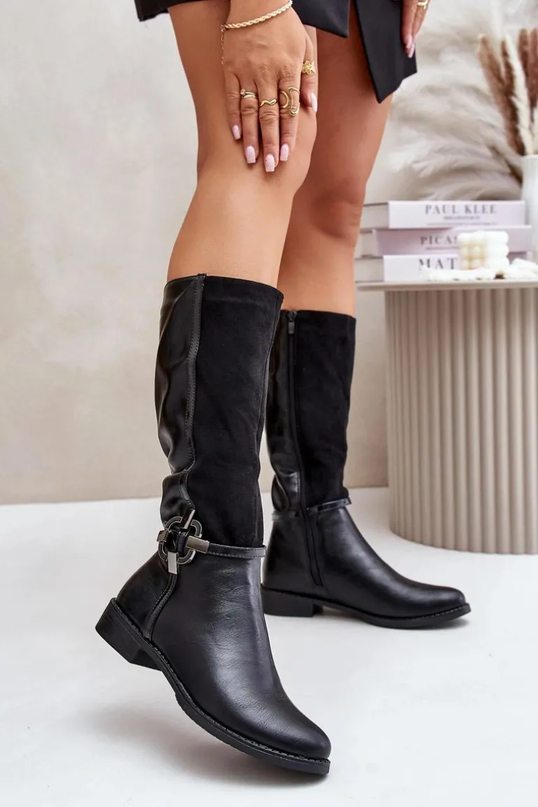 Ocieplane Kozaki Na Płaskim Obcasie Z Ozdobną Klamrą Czarne Leatharia