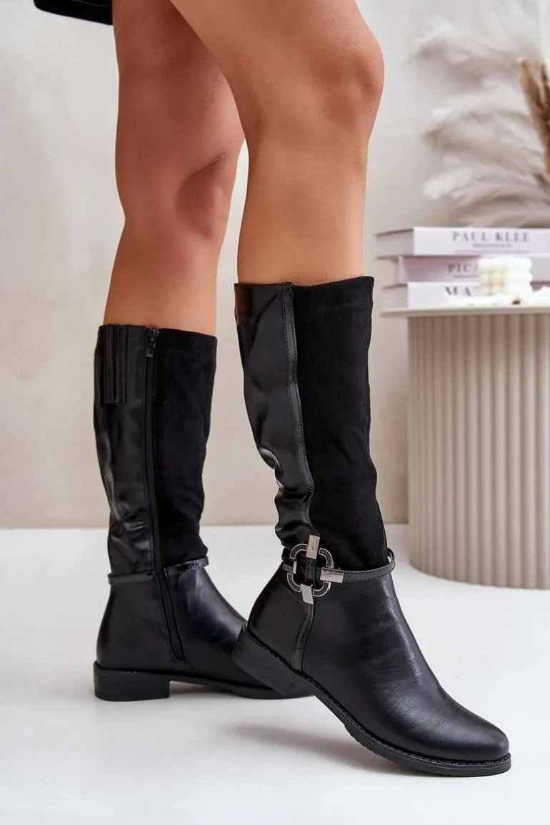 Ocieplane Kozaki Na Płaskim Obcasie Z Ozdobną Klamrą Czarne Leatharia