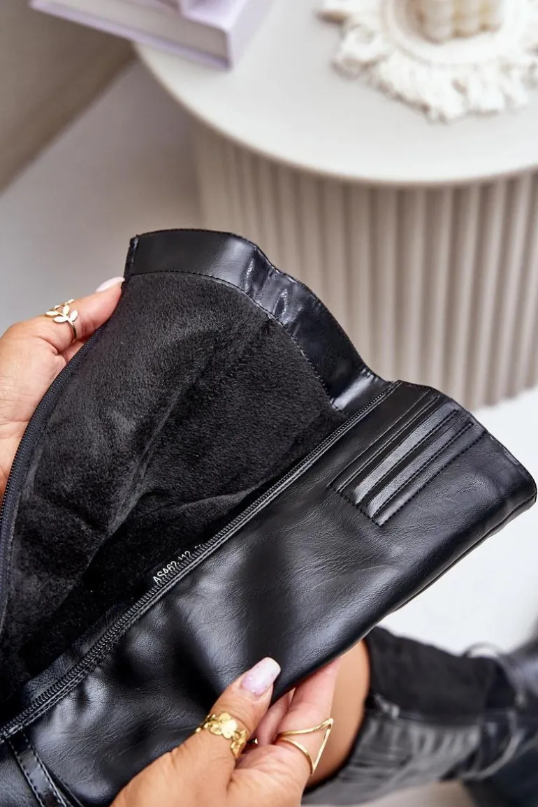 Ocieplane Kozaki Na Płaskim Obcasie Z Ozdobną Klamrą Czarne Leatharia