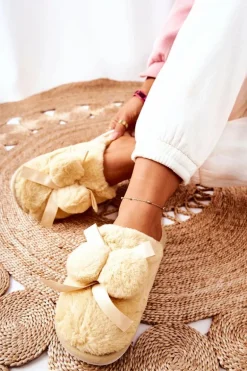 Papcie Futrzane Z Pomponami Żółte Pamppy