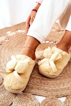 Papcie Futrzane Z Pomponami Żółte Pamppy