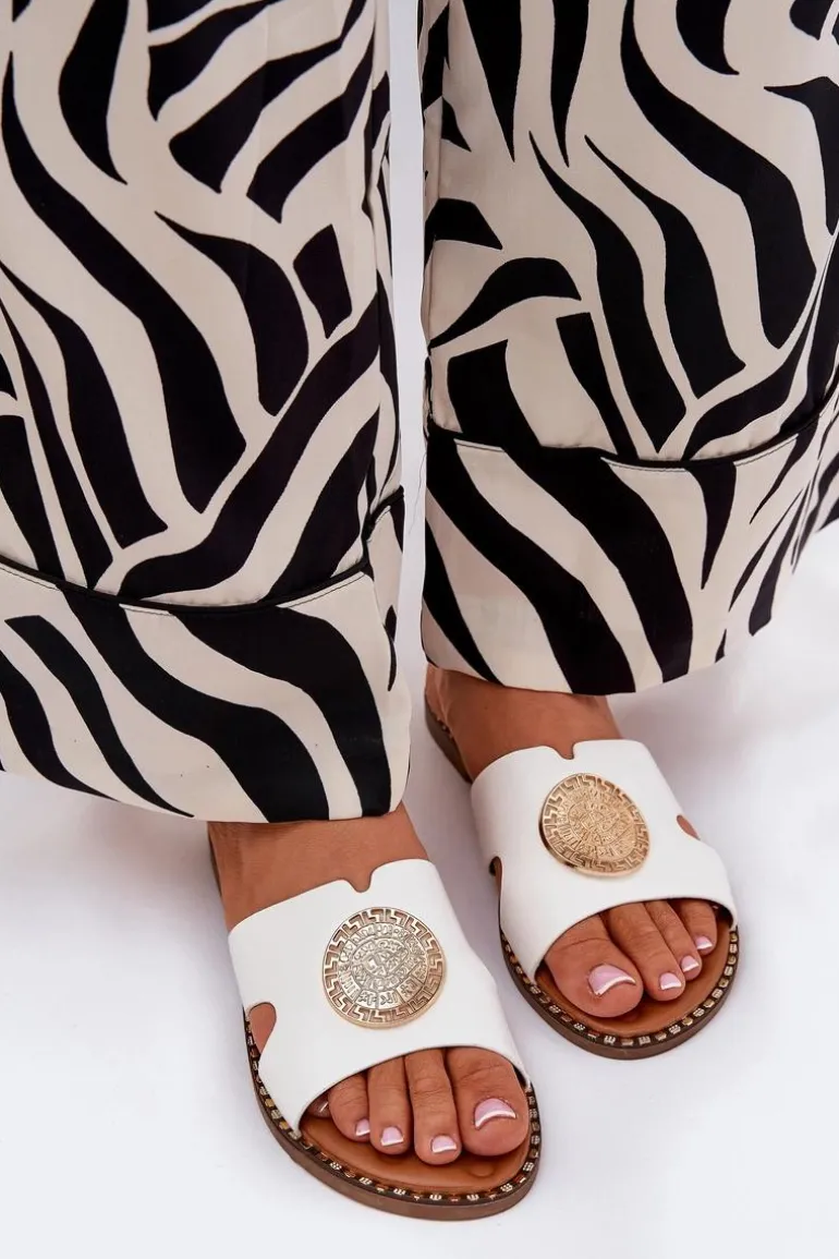 Płaskie Klapki Damskie Z Ozdobnym Detalem Białe Oferry