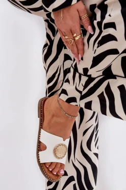 Płaskie Klapki Damskie Z Ozdobnym Detalem Białe Oferry