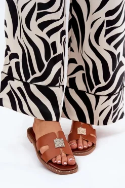 Płaskie Klapki Z Wycięciami I Ozdobą Camel Bohalis