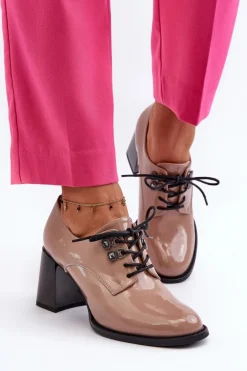 Półbuty Damskie Lakierowane Na Słupku Beżowe Nelione