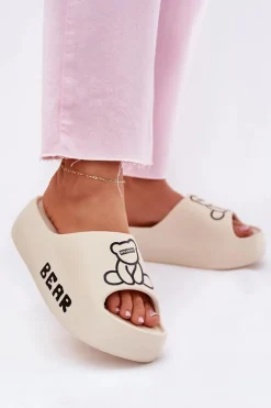 Piankowe Klapki Damskie Na Masywnej Podeszwie Z Misiem Jasnobeżowe Lamira