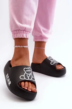 Piankowe Klapki Damskie Na Masywnej Podeszwie Z Misiem Czarne Lamira