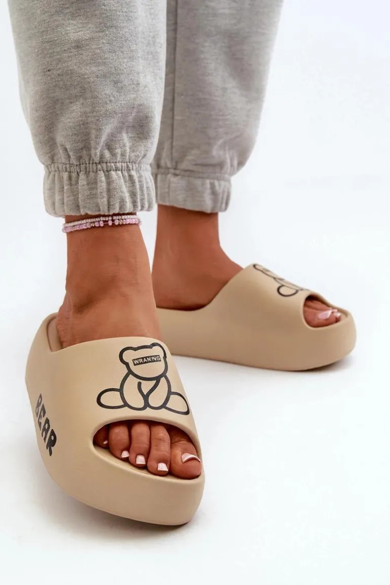 Piankowe Klapki Damskie Na Masywnej Podeszwie Z Misiem Ciemnobeżowe Lamira