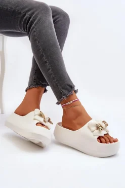 Piankowe Klapki Damskie Z Kokardą Białe Salessa