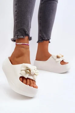 Piankowe Klapki Damskie Z Kokardą Białe Salessa