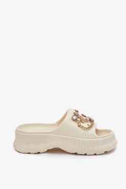 Piankowe Klapki Damskie Ze Złotymi Przypinkami Jasnobeżowe Hortiana