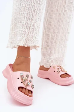 Piankowe Klapki Damskie Ze Złotymi Przypinkami Różowe Hortiana