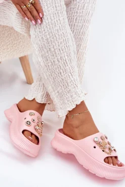 Piankowe Klapki Damskie Ze Złotymi Przypinkami Różowe Hortiana