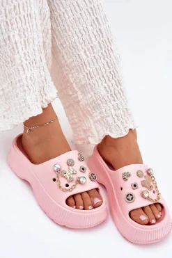 Piankowe Klapki Damskie Ze Złotymi Przypinkami Różowe Hortiana