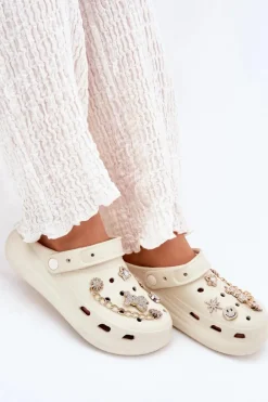 Piankowe Klapki Damskie Z Przypinkami Beżowe Linaviela