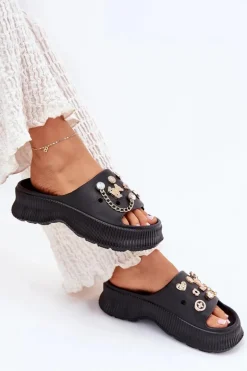 Piankowe Klapki Damskie Ze Złotymi Przypinkami Czarne Hortiana