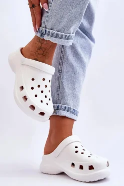 Piankowe Klapki Kroksy Na Masywnej Podeszwie Białe Katniss