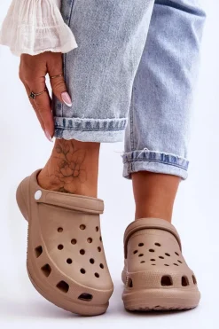 Piankowe Klapki Kroksy Na Masywnej Podeszwie Beżowe Katniss