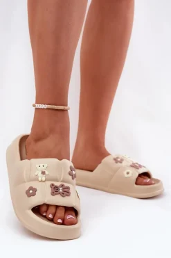 Piankowe Klapki Z Przypinkami Beżowe Redienna