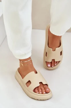 Piankowe Klapki Z Wycięciami Beżowe Neladith